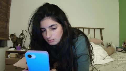 hollyshit_ online show from 04/08/26, 12:10