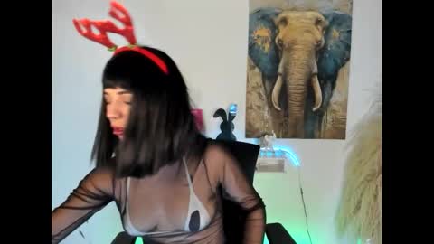 Snapshot of hollysquirtx chatting on 11/10/25, 01:54 hollysquirtx online show from 11/10/25, 01:54