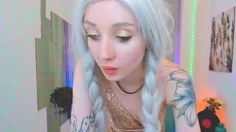 Holly online show from 11/14/25, 08:51