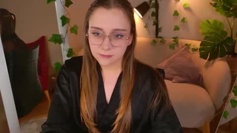 My name is Holly  online show from 07/02/26, 09:10