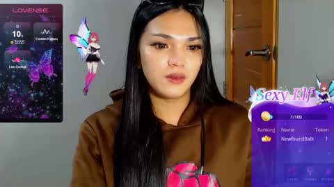 Snapshot of hollywoodbitch chatting on 02/28/25, 10:52 Isabella Marie online show from 02/28/25, 10:52