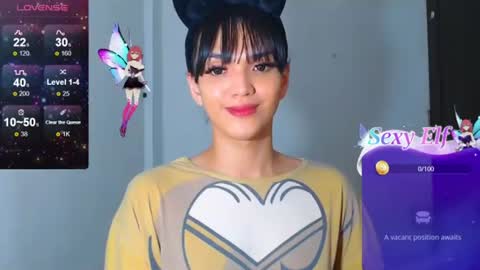 Snapshot of hollywoodbitch chatting on 07/20/26, 07:27 Isabella Marie online show from 07/20/26, 07:27