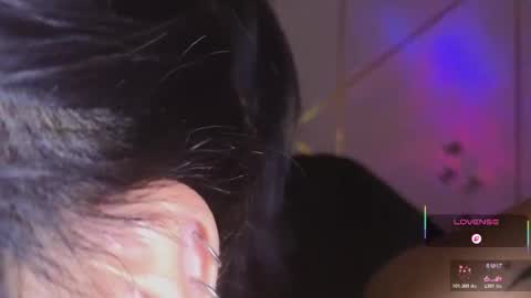 holly online show from 10/31/25, 10:44