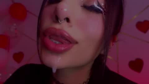 Snapshot of hollyxx_ chatting on 02/21/26, 05:30 holly online show from 02/21/26, 05:30