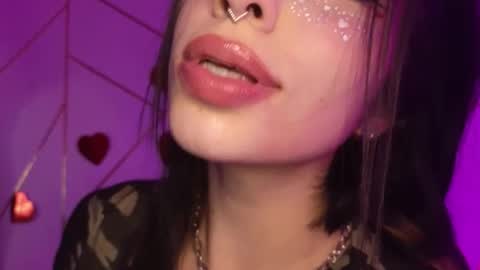 holly online show from 03/11/26, 03:23