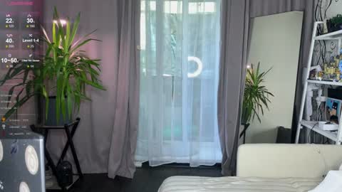 Snapshot of holy_eggs_00 chatting on 07/20/26, 05:33 holy_eggs_00 online show from 07/20/26, 05:33