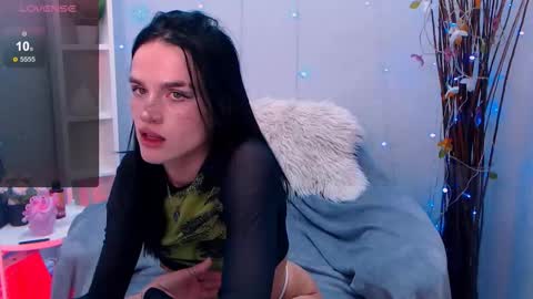 Holy girl online show from 10/13/25, 02:00