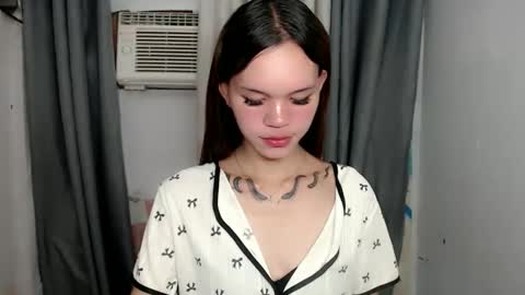 holy_maxine online show from 05/30/26, 08:33