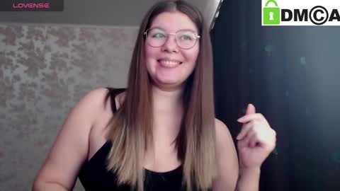 Welcome guys  Pleasure to see you all here  My name is MichaelaTip menu is active Private is open  online show from 09/29/25, 04:50