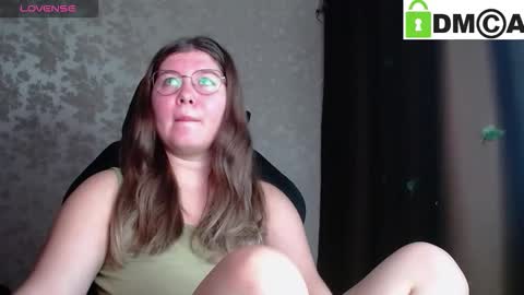 Welcome guys  Pleasure to see you all here  My name is MichaelaTip menu is active Private is open  online show from 10/13/25, 03:39