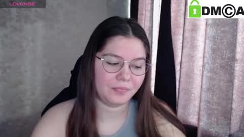Welcome guys  Pleasure to see you all here  My name is MichaelaTip menu is active Private is open  online show from 02/20/26, 05:48