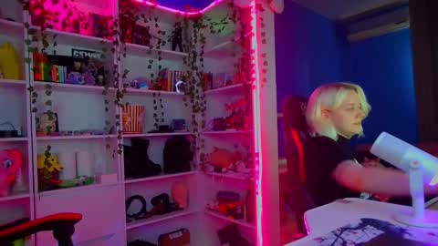 holy_mistresss online show from 10/22/25, 10:15