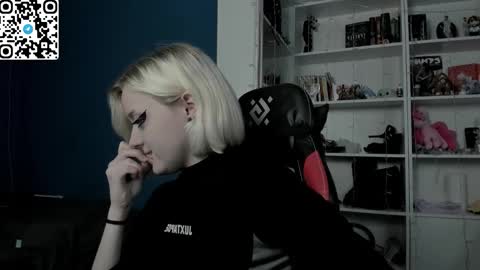 holy_mistresss online show from 12/23/25, 09:40