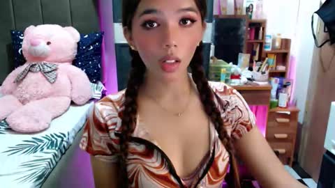 holy_molly1 online show from 11/11/25, 05:57