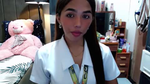 holy_molly1 online show from 11/17/25, 10:21