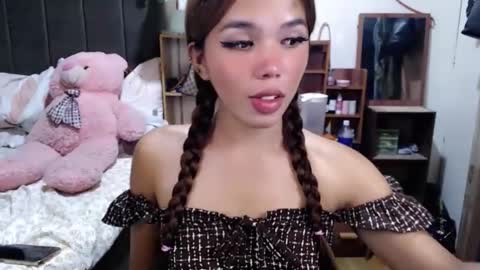 holy_molly1 online show from 05/02/26, 07:46