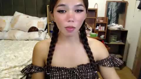 Snapshot of holy_molly1 chatting on 05/09/26, 02:44 holy_molly1 online show from 05/09/26, 02:44
