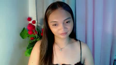 Snapshot of holy_shine chatting on 12/14/25, 04:56 Bella online show from 12/14/25, 04:56