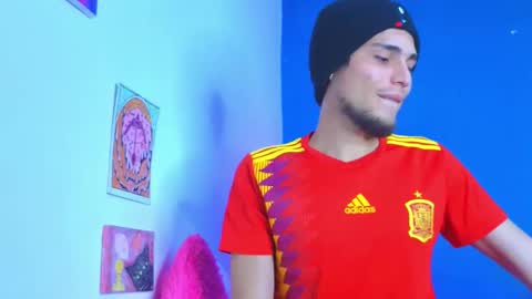      online show from 11/13/25, 08:02