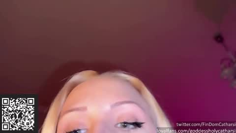 Snapshot of holycatharsis chatting on 02/05/25, 03:52 Goddess Holy Catharsis online show from 02/05/25, 03:52