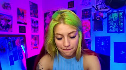 Snapshot of holyeva chatting on 12/06/24, 12:56   online show from 12/06/24, 12:56
