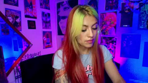 Snapshot of holyeva chatting on 12/18/24, 06:21   online show from 12/18/24, 06:21