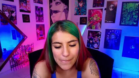 Snapshot of holyeva chatting on 01/31/25, 10:10   online show from 01/31/25, 10:10