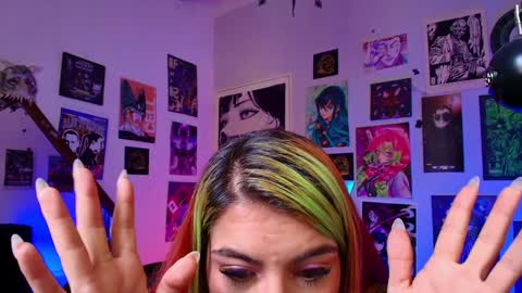 Snapshot of holyeva chatting on 02/04/25, 06:17   online show from 02/04/25, 06:17