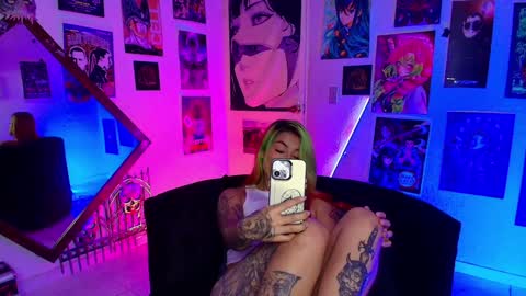 Snapshot of holyeva chatting on 02/04/25, 11:59   online show from 02/04/25, 11:59