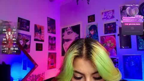 Snapshot of holyeva chatting on 02/13/25, 12:24   online show from 02/13/25, 12:24