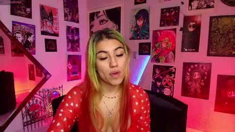 Snapshot of holyeva chatting on 02/16/25, 10:54   online show from 02/16/25, 10:54