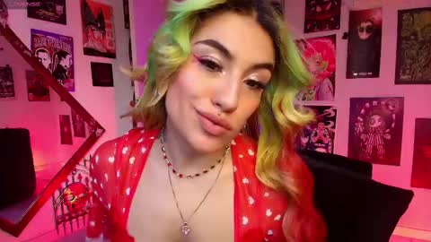 Snapshot of holyeva chatting on 02/18/25, 09:20   online show from 02/18/25, 09:20