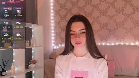 Mia online show from 11/19/25, 03:17