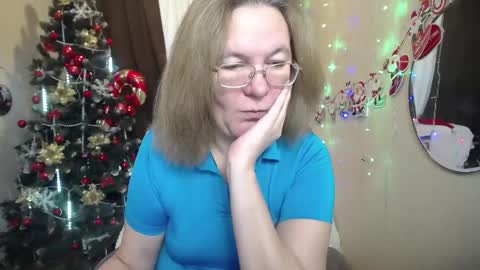 Snapshot of holymilfa chatting on 12/04/24, 07:28 holymilfa online show from 12/04/24, 07:28