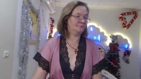 Snapshot of holymilfa chatting on 01/05/25, 10:53 holymilfa online show from 01/05/25, 10:53