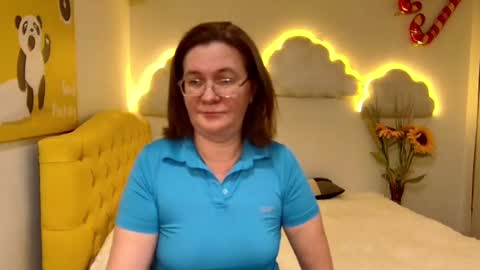 Snapshot of holymilfa chatting on 02/02/25, 05:15 holymilfa online show from 02/02/25, 05:15