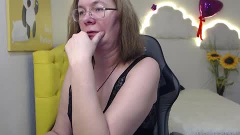 Snapshot of holymilfa chatting on 02/09/25, 01:56 holymilfa online show from 02/09/25, 01:56