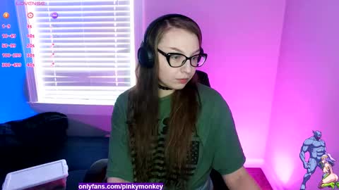 Snapshot of holyweed420 chatting on 11/15/25, 07:32 Viktoria online show from 11/15/25, 07:32