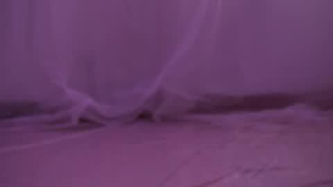 honeeeey_ online show from 11/10/25, 09:47