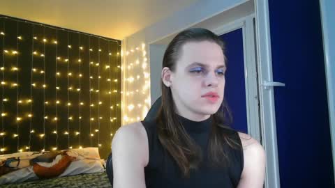 Honelints boyblonde hair AsterMIntfemboybrown hair online show from 01/12/25, 07:10