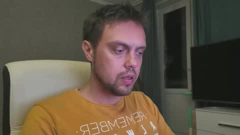 Snapshot of honesttojoy chatting on 09/24/25, 04:54 Henry online show from 09/24/25, 04:54