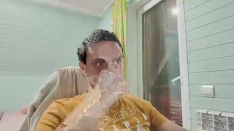 Snapshot of honesttojoy chatting on 10/04/25, 06:28 Henry online show from 10/04/25, 06:28