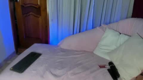 honey  monroe online show from 05/12/26, 03:47