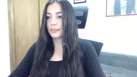 Snapshot of honey_aynur chatting on 04/18/26, 07:07 Honey Aynu online show from 04/18/26, 07:07