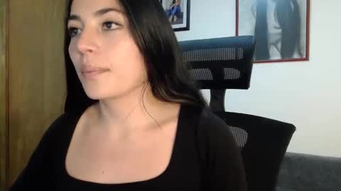 Snapshot of honey_aynur chatting on 04/18/26, 07:58 Honey Aynu online show from 04/18/26, 07:58