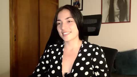 Snapshot of honey_aynur chatting on 04/21/26, 08:23 Honey Aynu online show from 04/21/26, 08:23