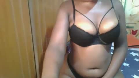 honey_beb online show from 02/23/25, 04:07