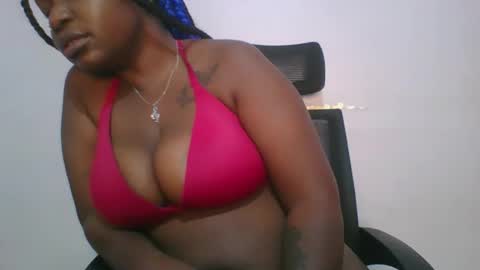 honey_beb online show from 10/15/25, 05:18