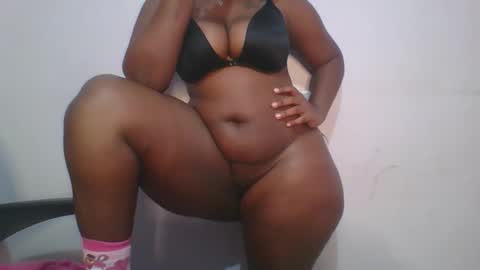 honey_beb online show from 10/29/25, 07:10