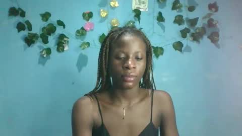 Snapshot of honey_bug2 chatting on 11/03/25, 09:48 Queen online show from 11/03/25, 09:48